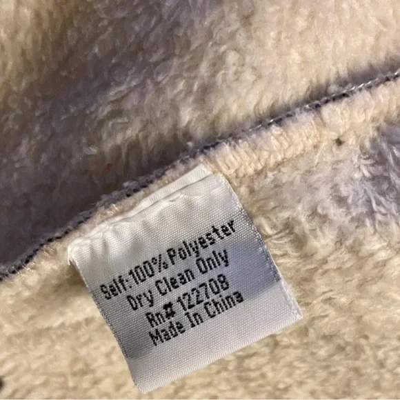 Johnny Was Fleece Hooded Cardigan. - Picture 7 of 7